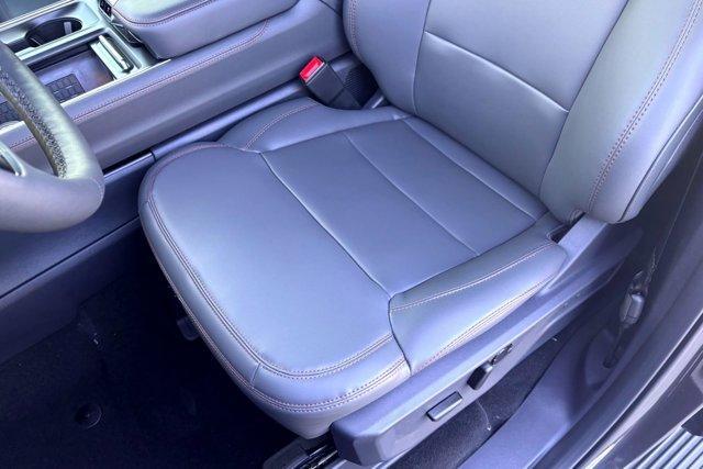 new 2025 Ford Expedition car, priced at $65,915