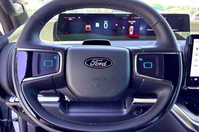 new 2025 Ford Expedition car, priced at $76,905