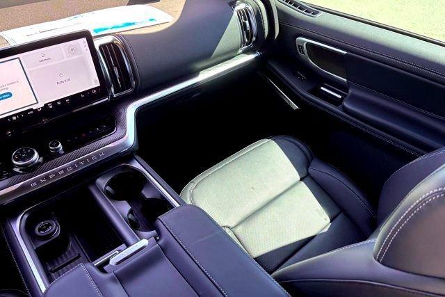 new 2025 Ford Expedition car, priced at $76,905