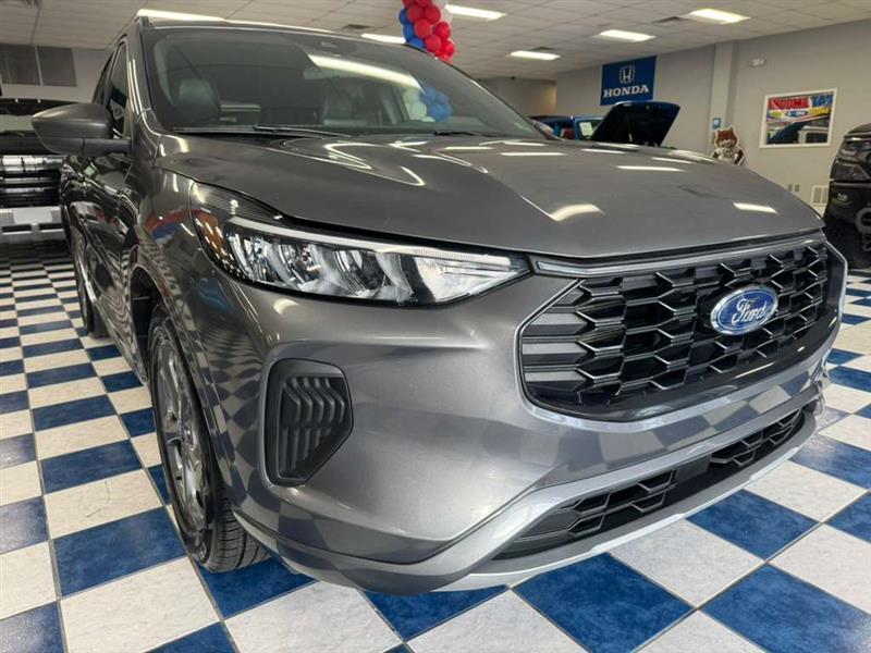 used 2024 Ford Escape car, priced at $18,995