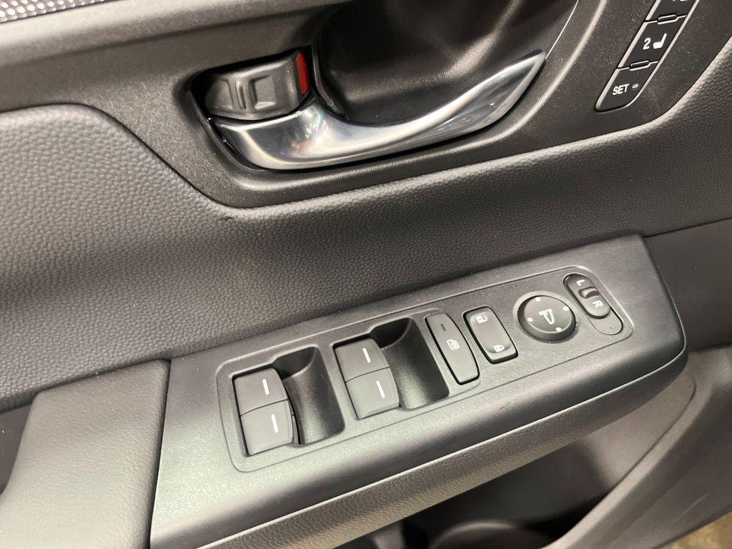 new 2026 Honda CR-V Hybrid car, priced at $41,675