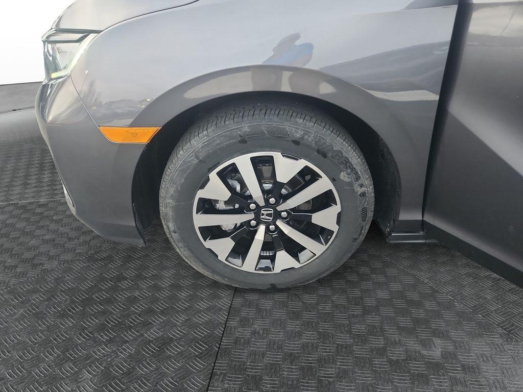used 2025 Honda Odyssey car, priced at $40,833