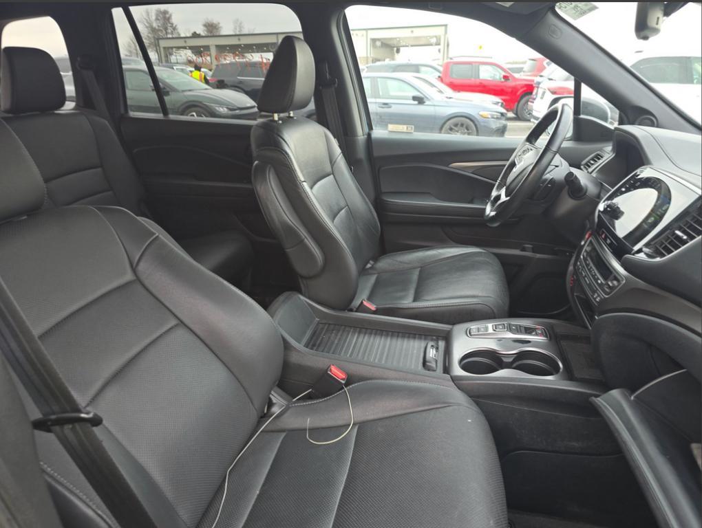used 2023 Honda Passport car, priced at $35,105