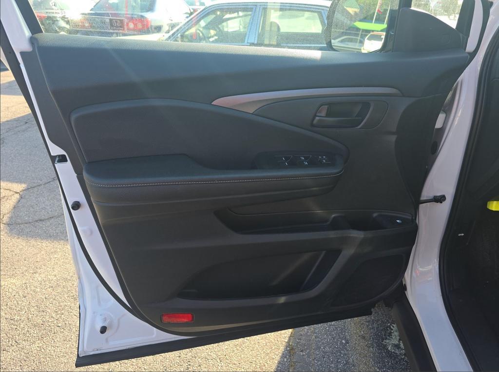 used 2025 Honda Ridgeline car, priced at $33,877