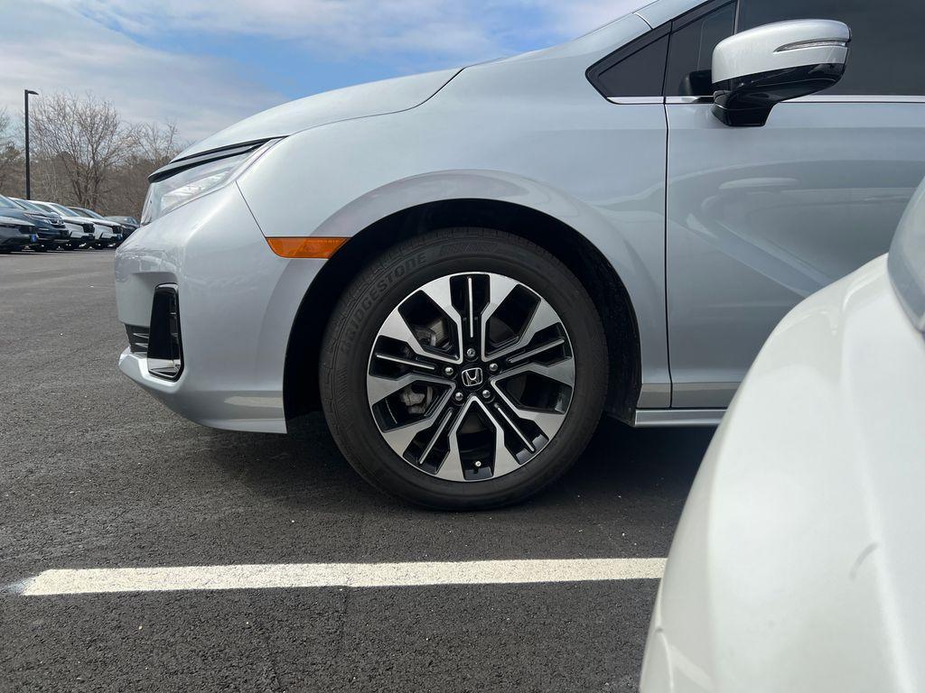 used 2025 Honda Odyssey car, priced at $45,533