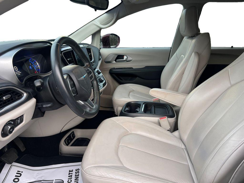 used 2018 Chrysler Pacifica Hybrid car, priced at $15,877