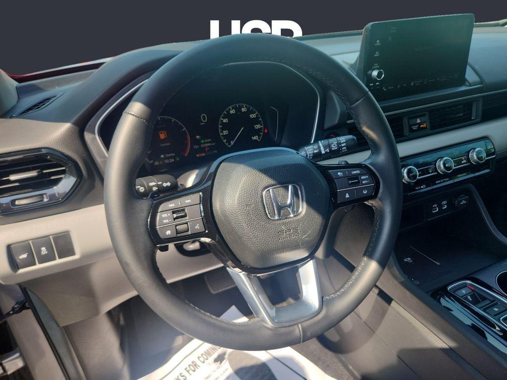 used 2025 Honda Pilot car, priced at $40,631