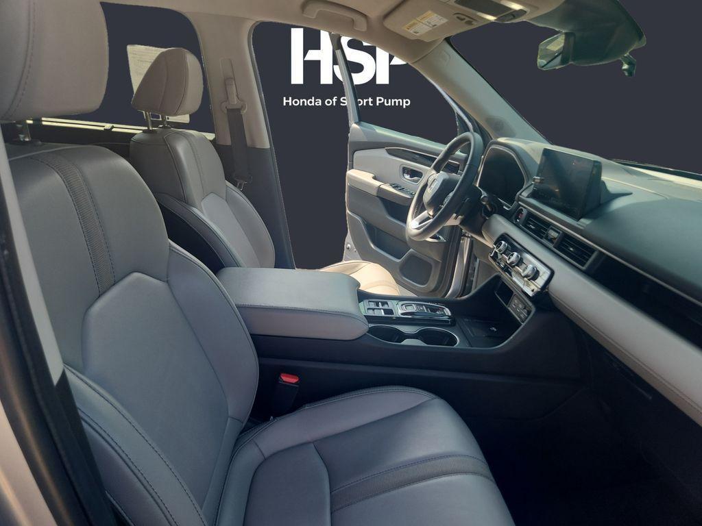 used 2025 Honda Pilot car, priced at $40,631