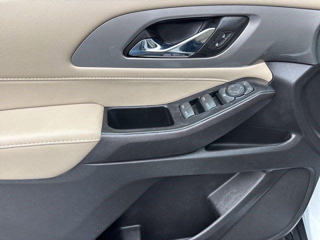 used 2023 Chevrolet Traverse car, priced at $25,386