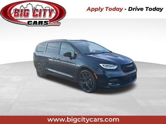 used 2023 Chrysler Pacifica car, priced at $29,021