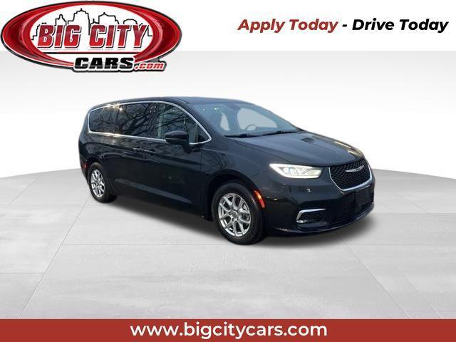 used 2023 Chrysler Pacifica car, priced at $22,712