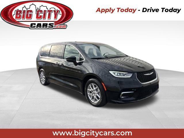used 2023 Chrysler Pacifica car, priced at $21,699