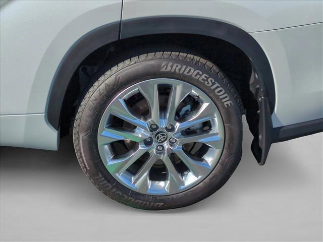 new 2026 Toyota Highlander Hybrid car, priced at $54,807