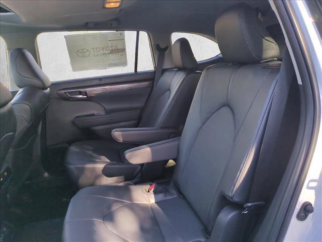 new 2026 Toyota Highlander Hybrid car, priced at $54,807