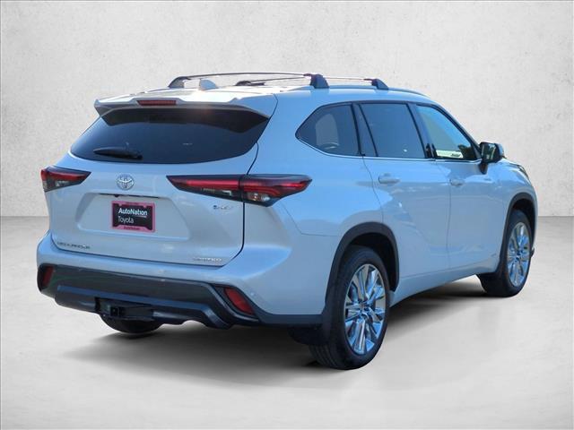 new 2026 Toyota Highlander Hybrid car, priced at $54,807