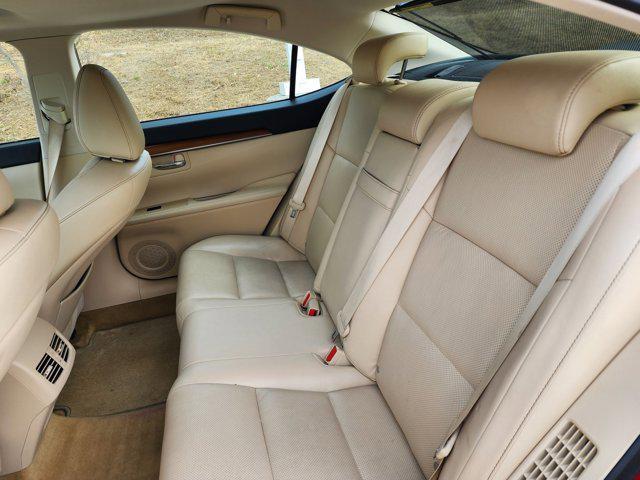 used 2015 Lexus ES 300h car, priced at $15,995