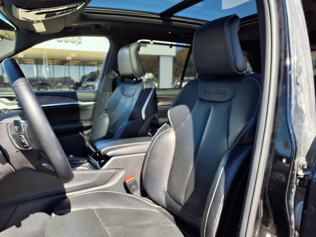 used 2023 Jeep Grand Cherokee car, priced at $39,900