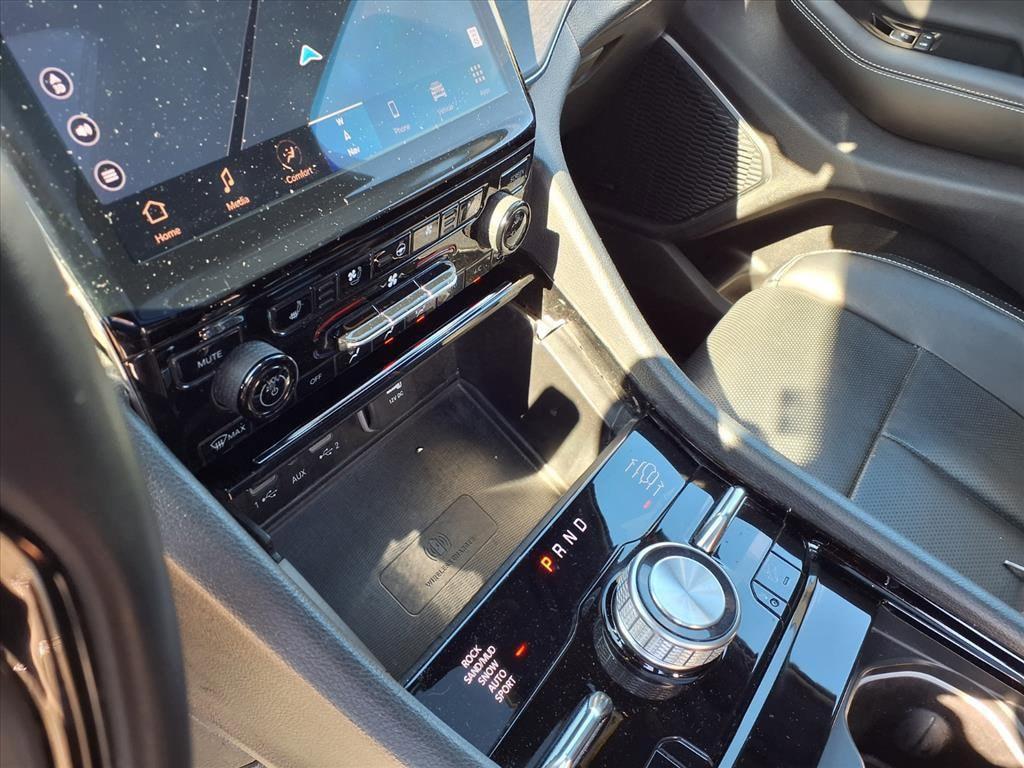 used 2023 Jeep Grand Cherokee car, priced at $39,900