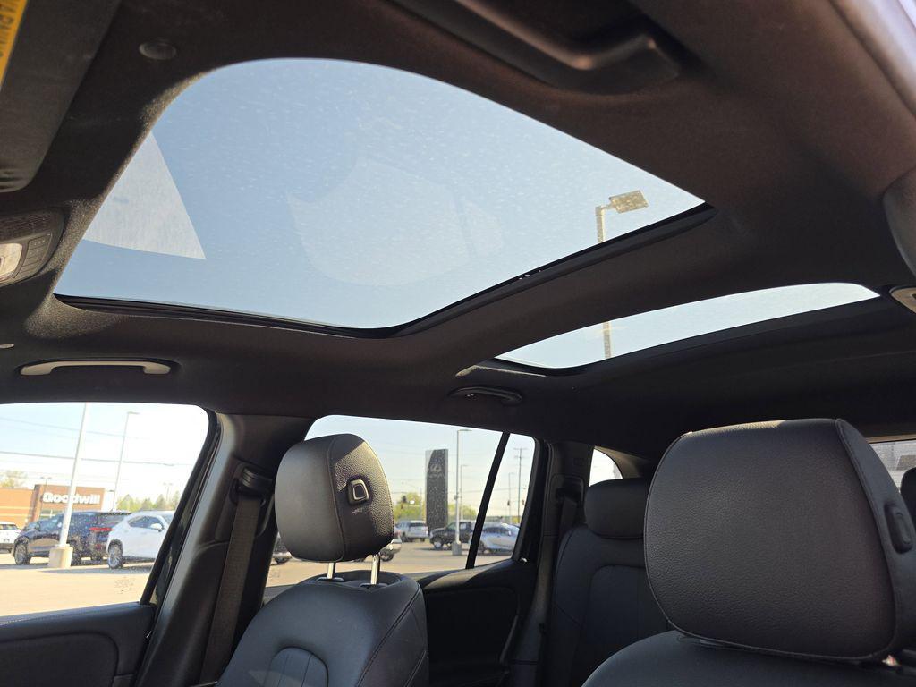 used 2024 Mercedes-Benz GLB 250 car, priced at $31,398