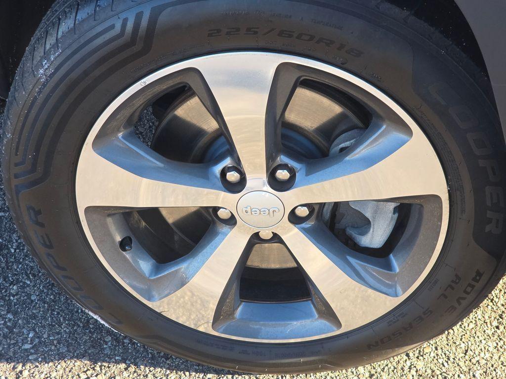 used 2019 Jeep Cherokee car, priced at $16,800