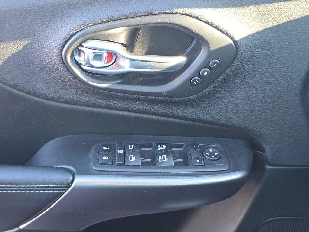 used 2019 Jeep Cherokee car, priced at $16,800