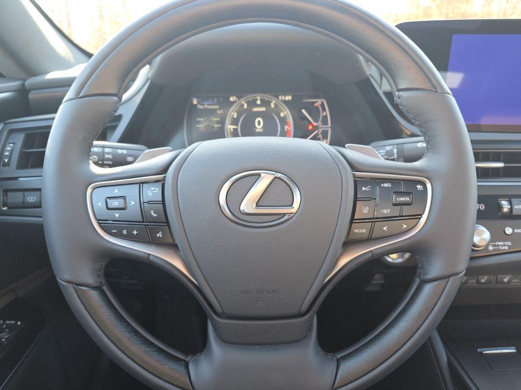 new 2025 Lexus ES 350 car, priced at $54,465