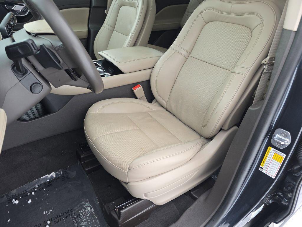 used 2023 Lincoln Aviator car, priced at $39,000
