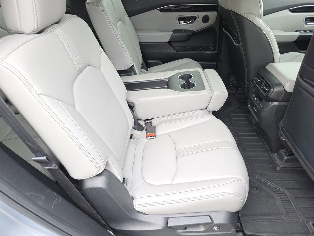 used 2023 Honda Pilot car, priced at $34,898
