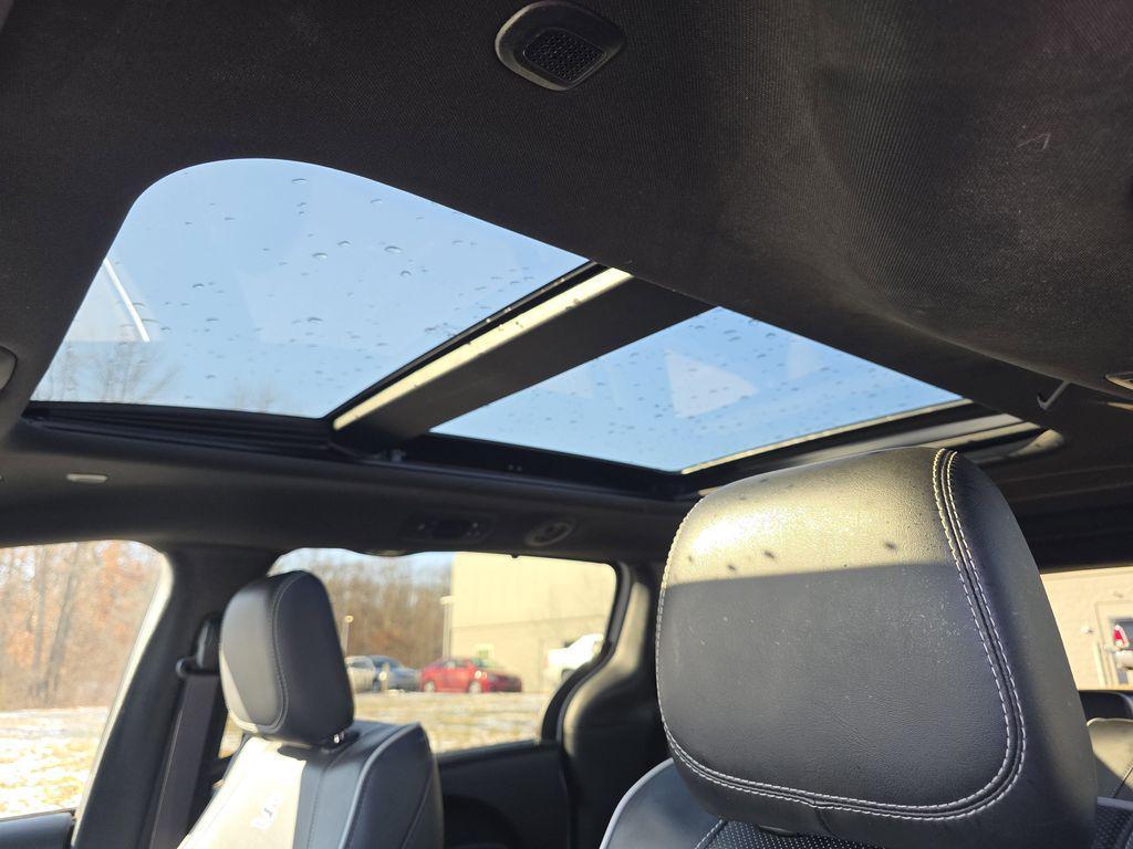 used 2022 Chrysler Pacifica car, priced at $21,600