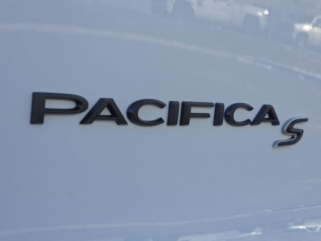 used 2022 Chrysler Pacifica car, priced at $21,600