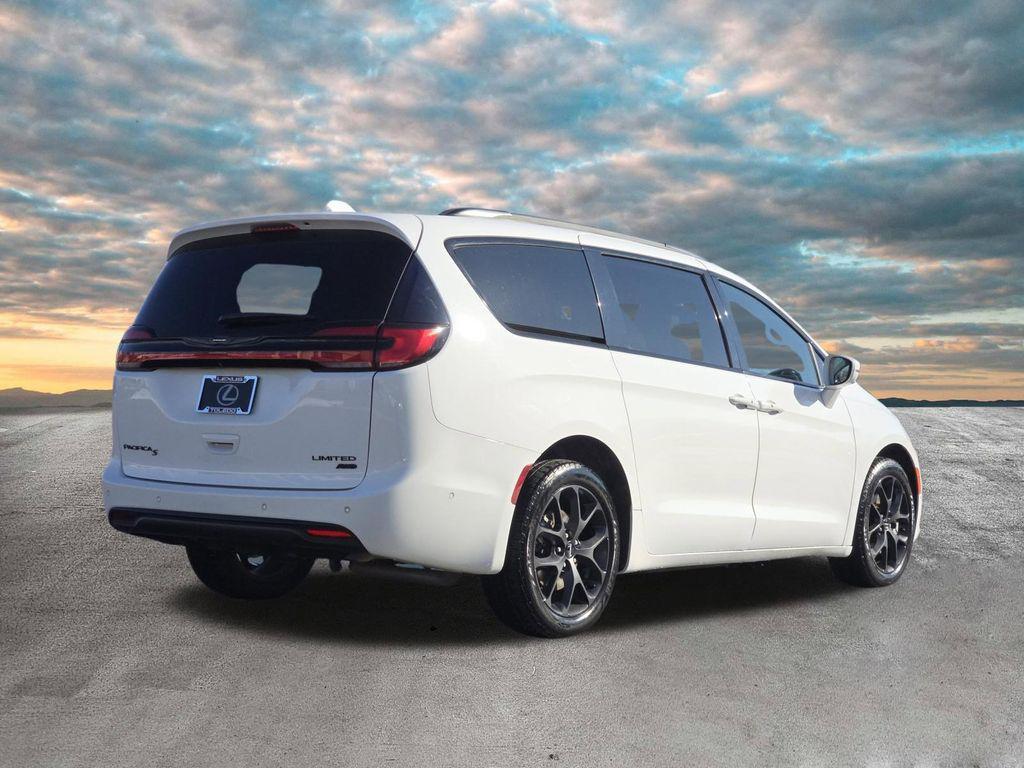 used 2022 Chrysler Pacifica car, priced at $21,600