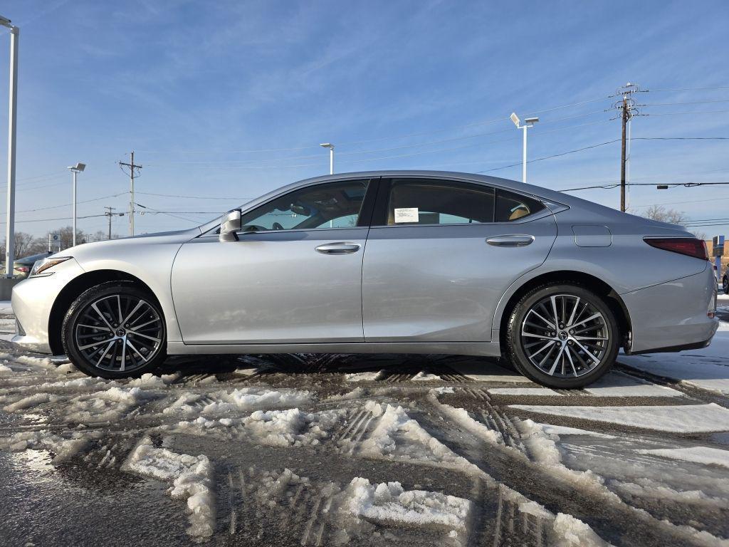 new 2025 Lexus ES 350 car, priced at $49,615