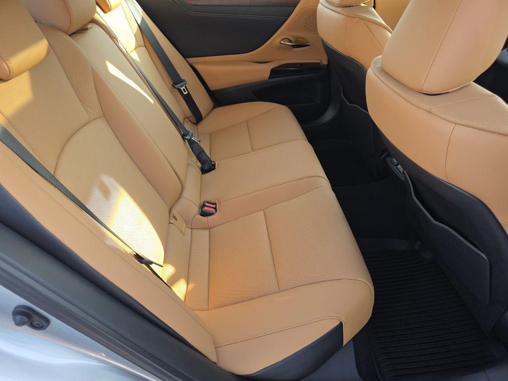 new 2025 Lexus ES 350 car, priced at $49,615