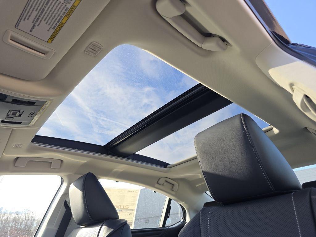 new 2025 Lexus ES 350 car, priced at $56,440