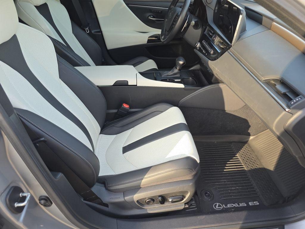 used 2025 Lexus ES 350 car, priced at $43,500