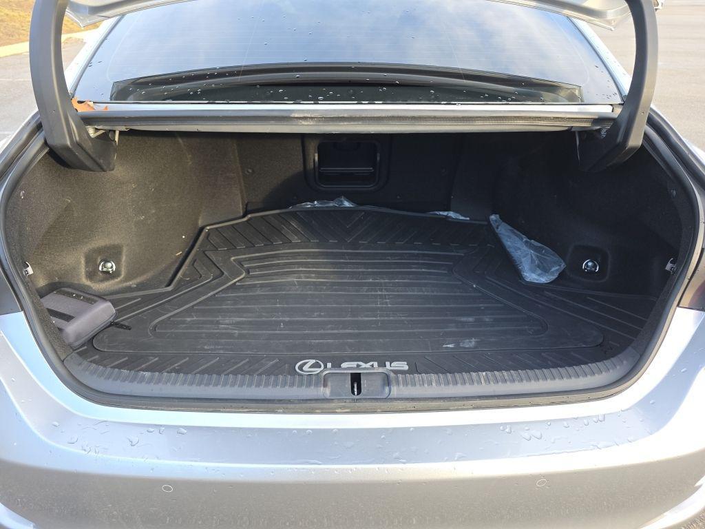 used 2025 Lexus ES 350 car, priced at $43,500