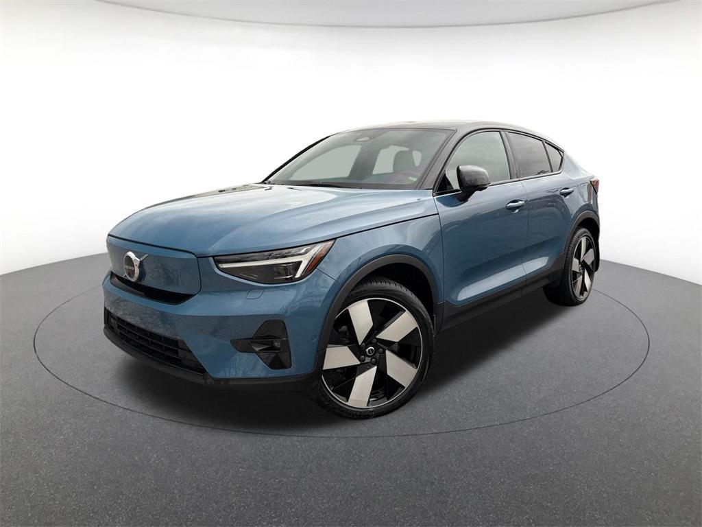 used 2022 Volvo C40 Recharge Pure Electric car, priced at $19,368