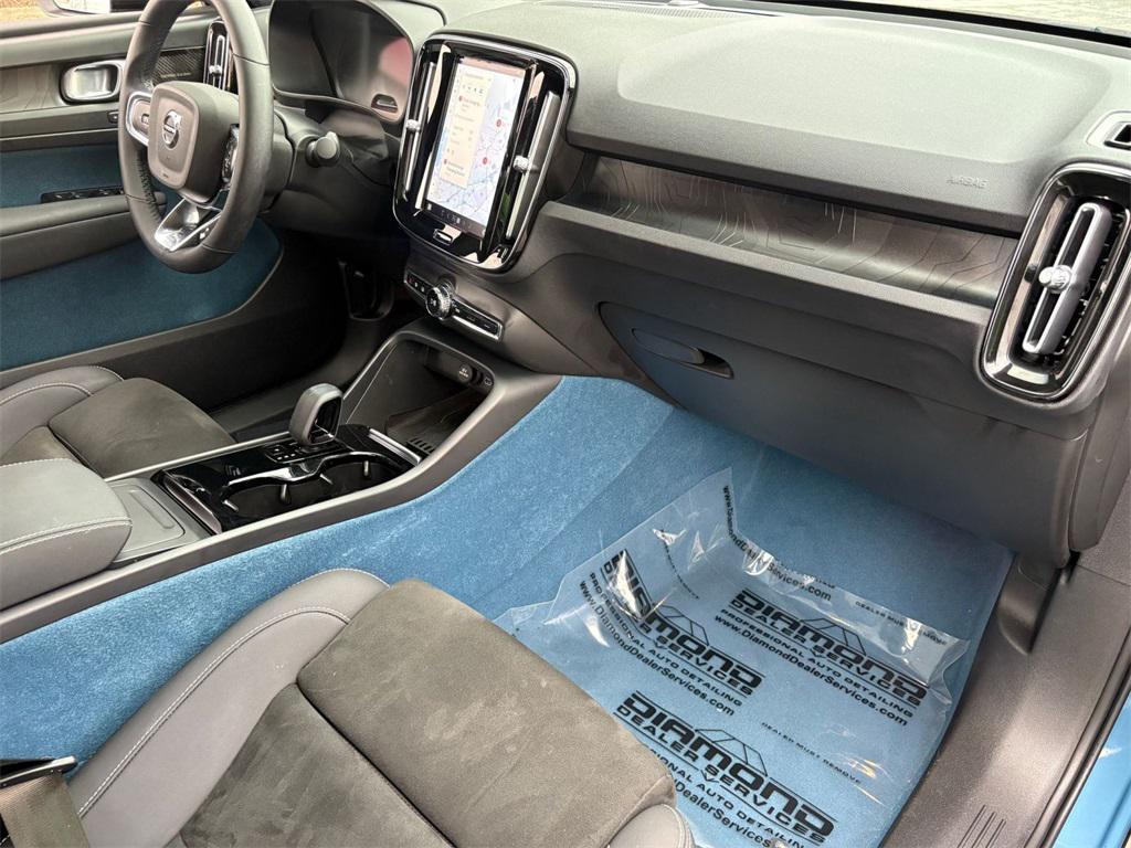 used 2022 Volvo C40 Recharge Pure Electric car, priced at $19,368