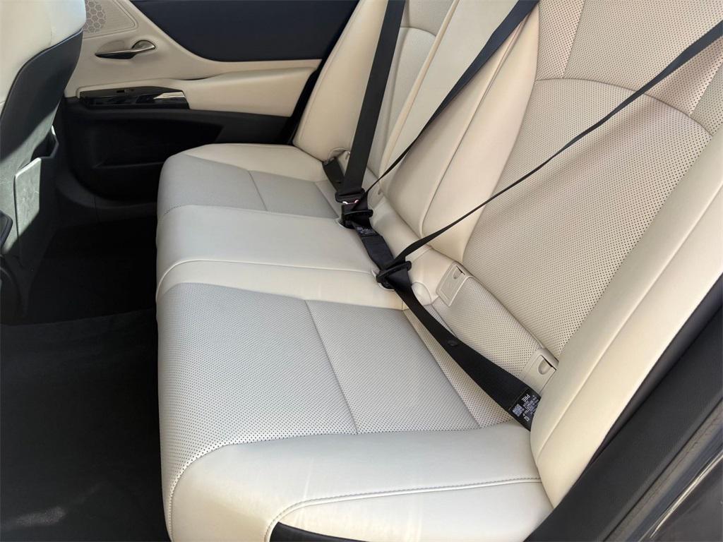 used 2025 Lexus ES 350 car, priced at $43,000