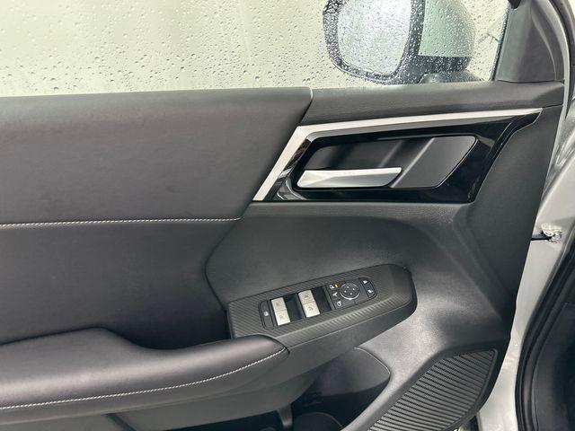 new 2025 Mitsubishi Outlander PHEV car, priced at $38,195