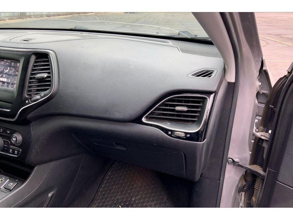 used 2020 Jeep Cherokee car, priced at $15,995