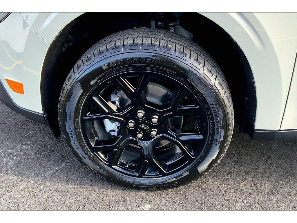 new 2025 Ford Maverick car, priced at $39,165