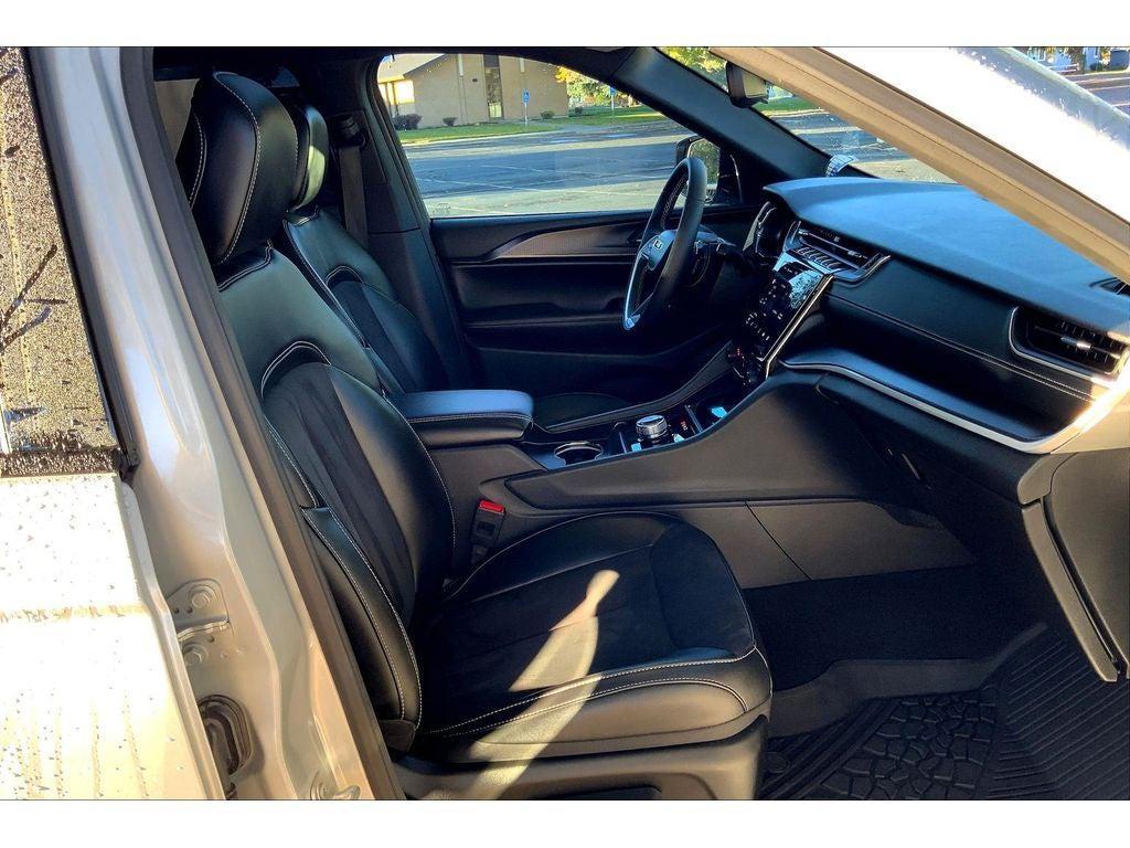 used 2024 Jeep Grand Cherokee car, priced at $34,995