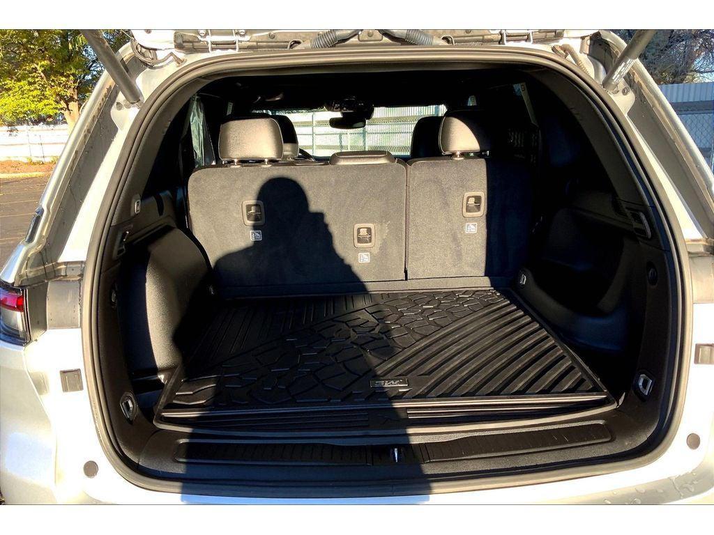 used 2024 Jeep Grand Cherokee car, priced at $34,995