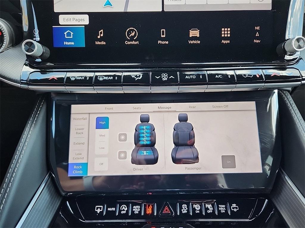 new 2024 Jeep Grand Wagoneer L car, priced at $91,438