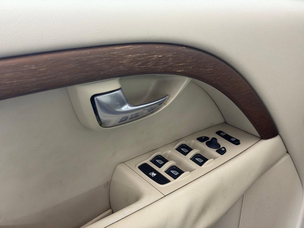 used 2009 Volvo S80 car, priced at $7,999