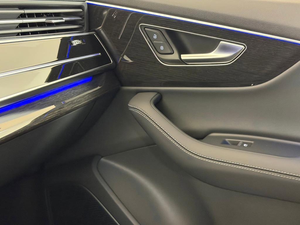 new 2026 Audi Q7 car, priced at $67,761