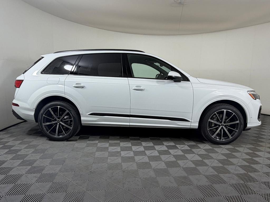 new 2026 Audi Q7 car, priced at $67,761