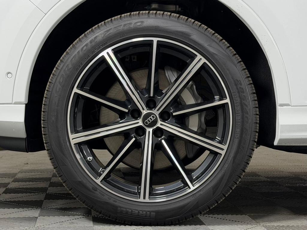 new 2026 Audi Q7 car, priced at $67,761
