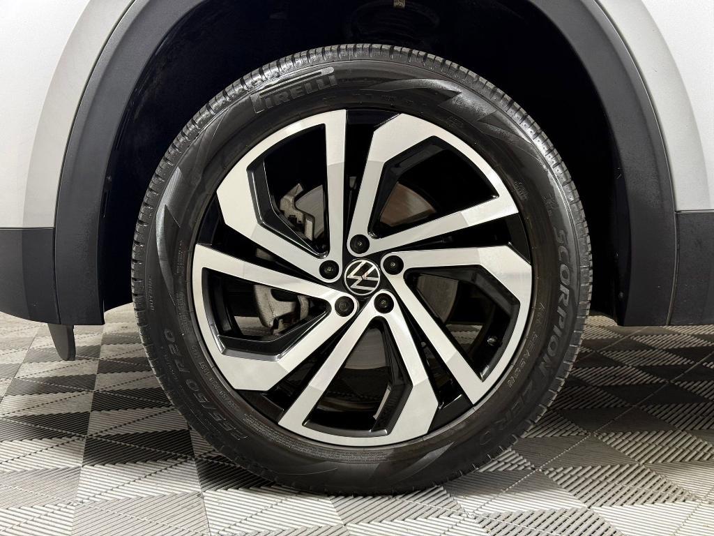 used 2022 Volkswagen Atlas car, priced at $17,996